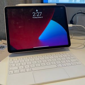 iPad Air (4th Gen Rose Gold) - with Magic keyboard, Apple Pencil, box & charger